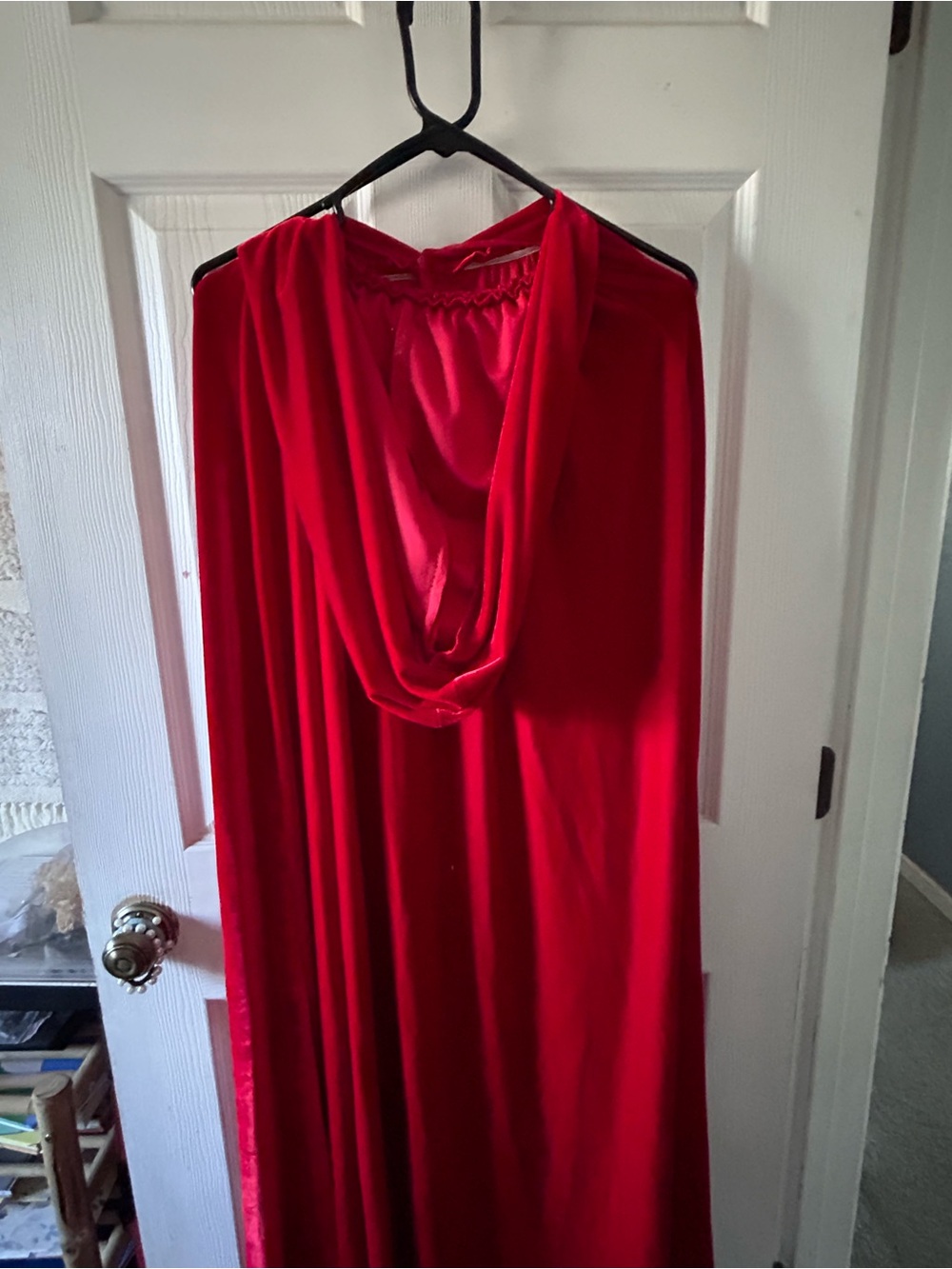Velvet cape with Velcro